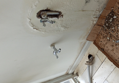 港口卫生间测漏水